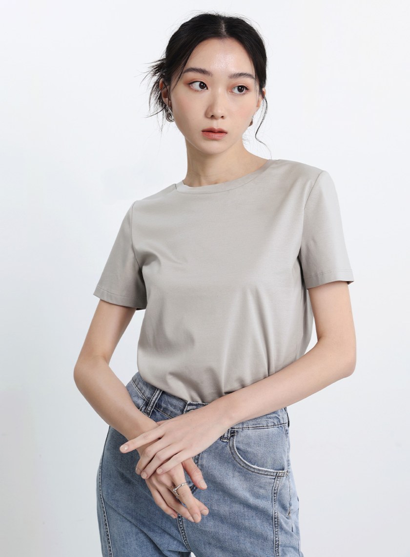 素面背簍空細節短袖上衣